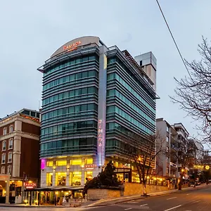 Otel Ramada By Wyndham ****